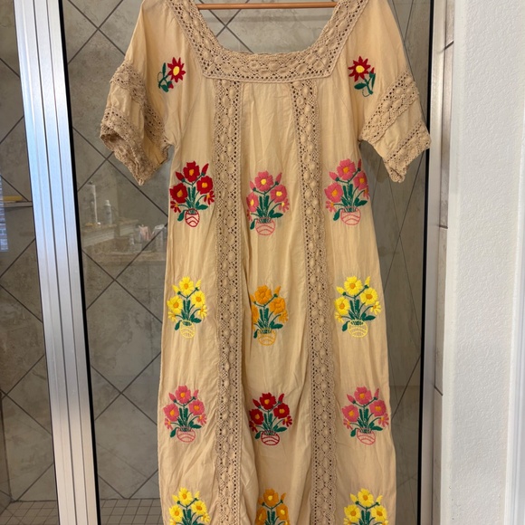 Christy Dawn- Embroidered Floral Dress- XS/S - Picture 4 of 4